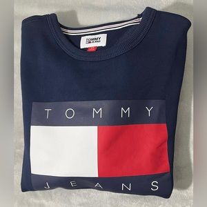 Tommy Hilfiger Crewneck 🤍❤️